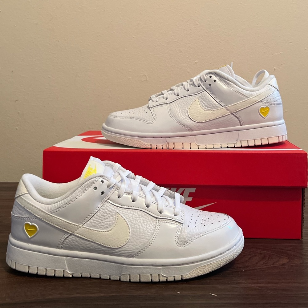 Nike Valentine Dunk Low